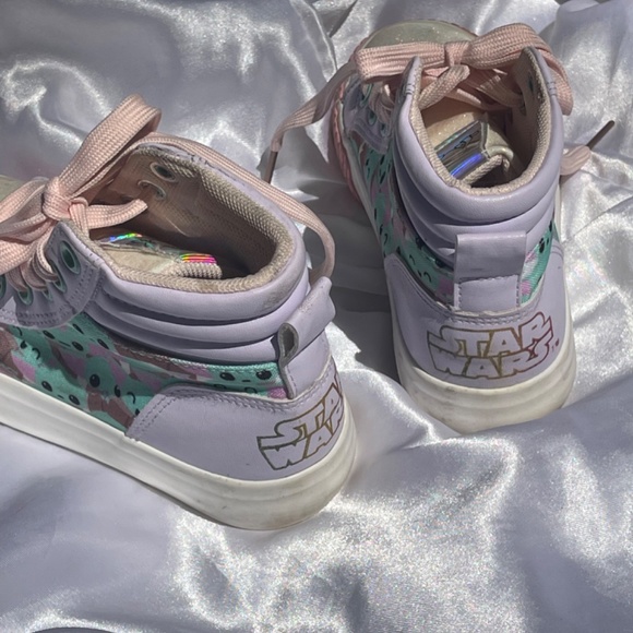 Star Wars Mandalorian high tops - Picture 3 of 5